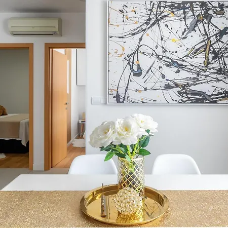 Amos With Private Pool هفار