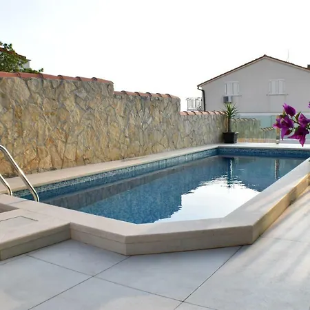 Amos With Private Pool *