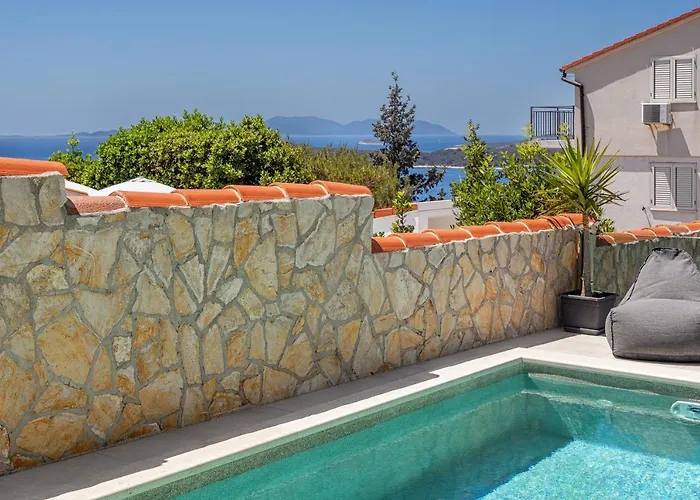 Amos With Private Pool * هفار