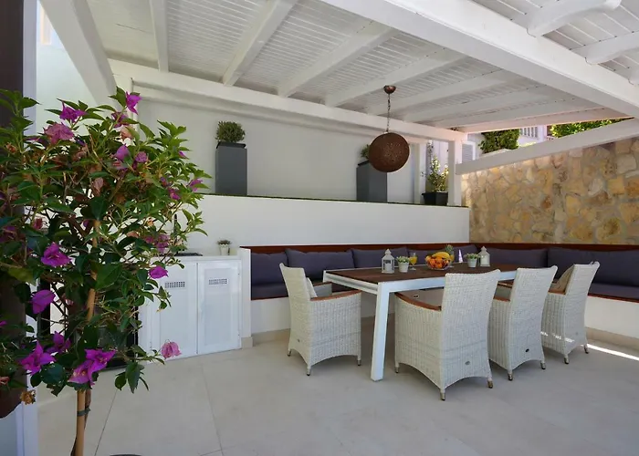 Amos With Private Pool هفار