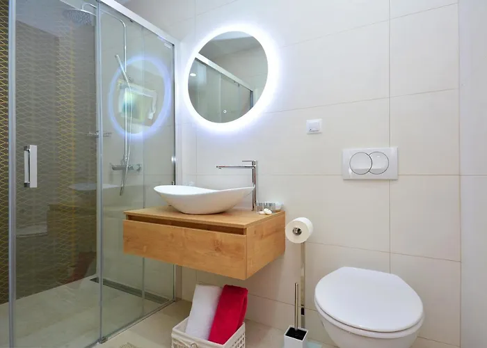 Amos With Private Pool هفار