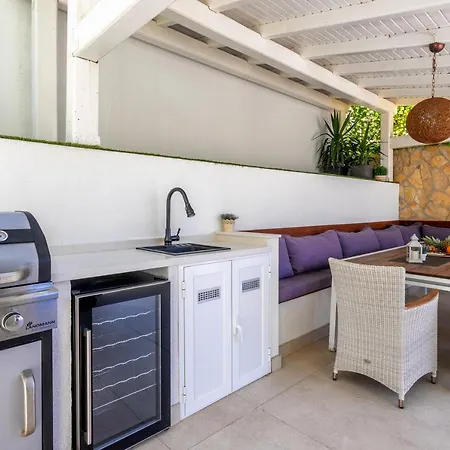 Amos With Private Pool Hvar Town